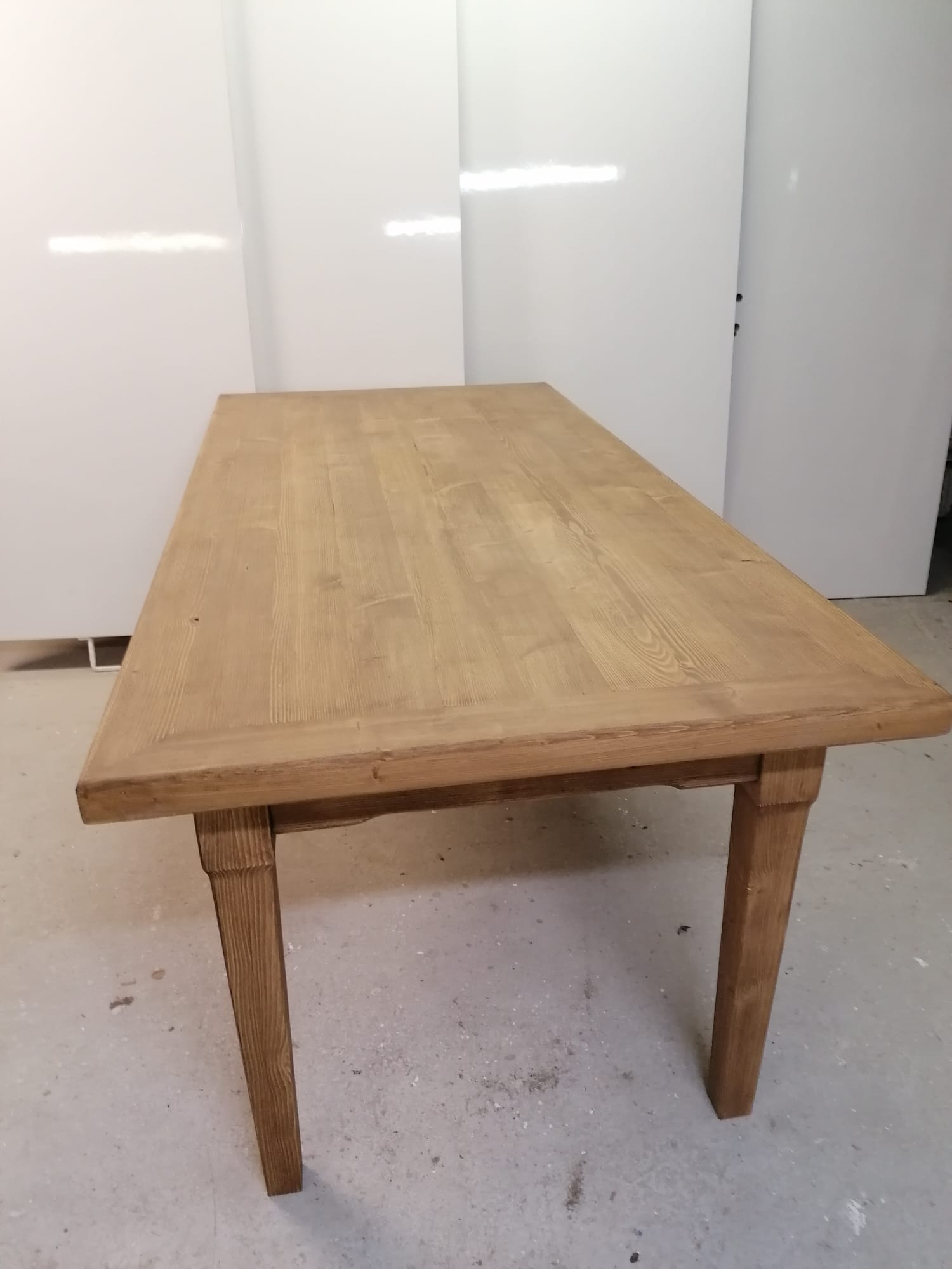 Tavolo in legno massello